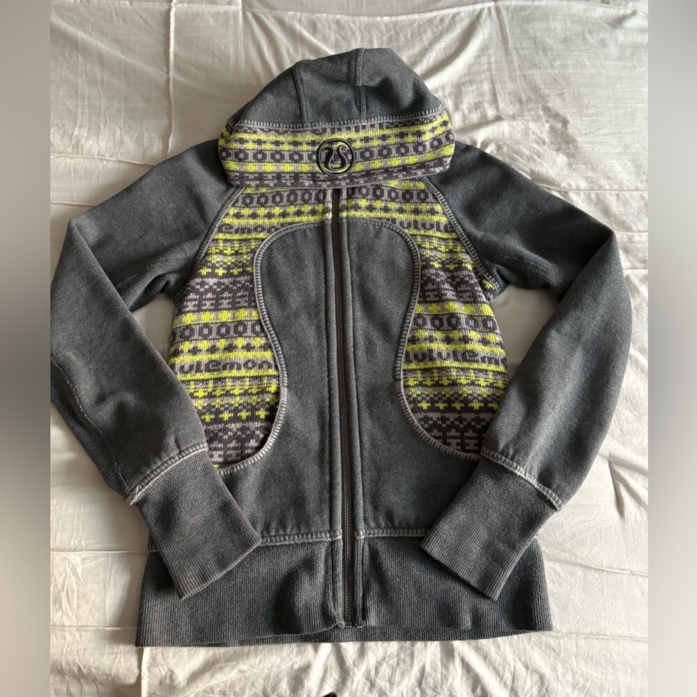 Vintage Lululemon Scuba Hoodie Special Edition Fair Isle Gray & Yellow - Picture 4 of 9